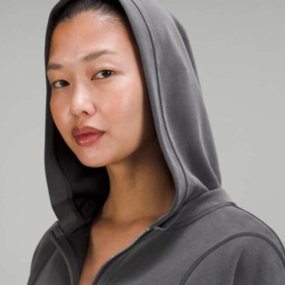 Lululemon Softstreme Pocketed Hoodie, full-zip, size 4 - Picture 9 of 10